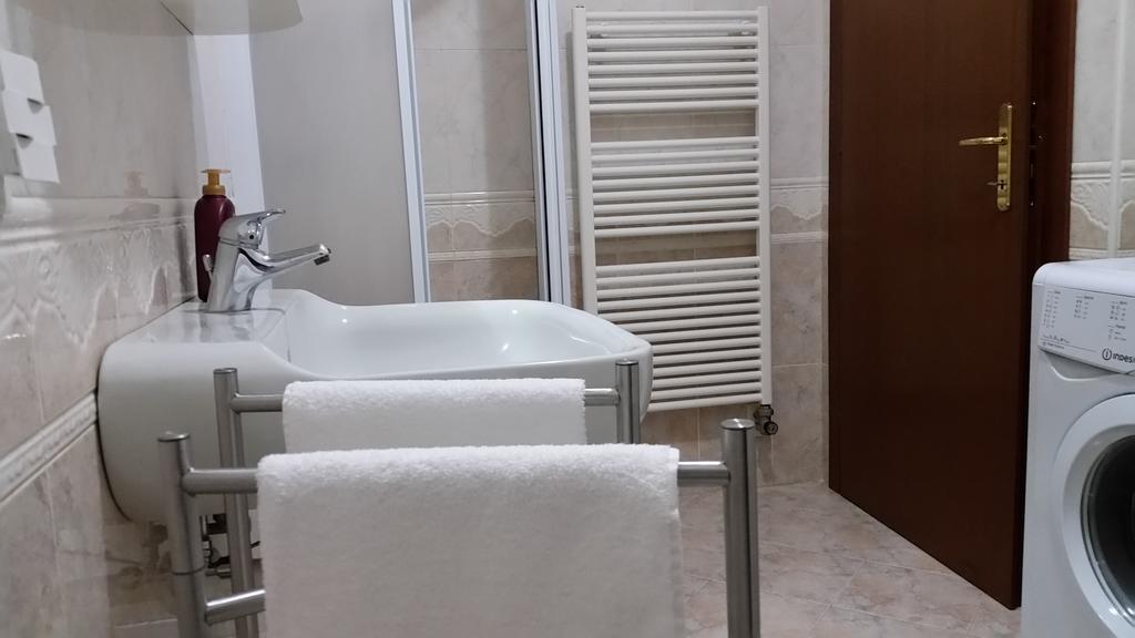 Bilocale Via Imola 4 Apartment Верона Екстериор снимка