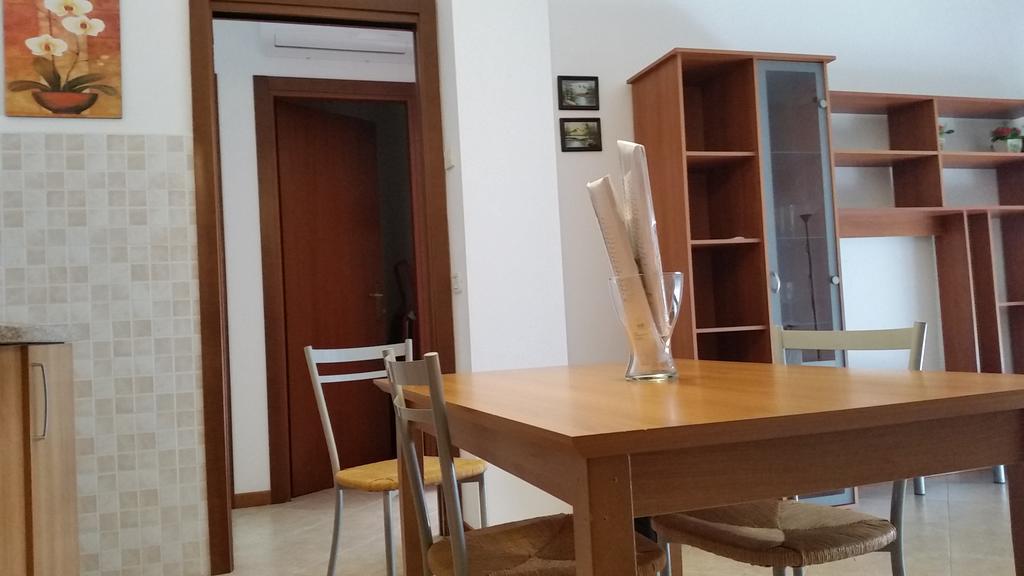 Bilocale Via Imola 4 Apartment Верона Екстериор снимка
