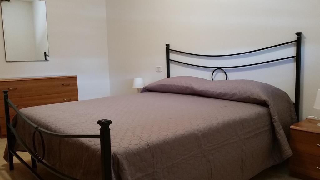 Bilocale Via Imola 4 Apartment Верона Екстериор снимка