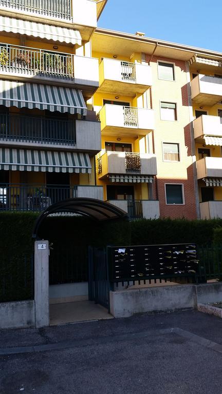 Bilocale Via Imola 4 Apartment Верона Екстериор снимка