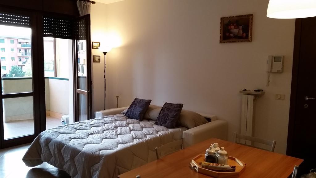 Bilocale Via Imola 4 Apartment Верона Екстериор снимка