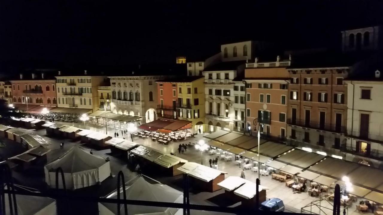 Bilocale Via Imola 4 Apartment Верона Екстериор снимка